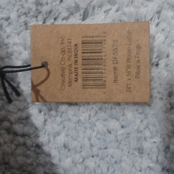 Decorative pillow 24 x 16 - Picture 2 of 3